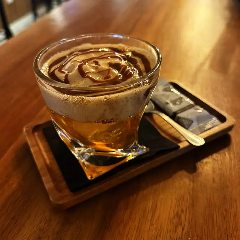 Carúpano 6, Licor 43, vanilla espresso foam, caramel sauce