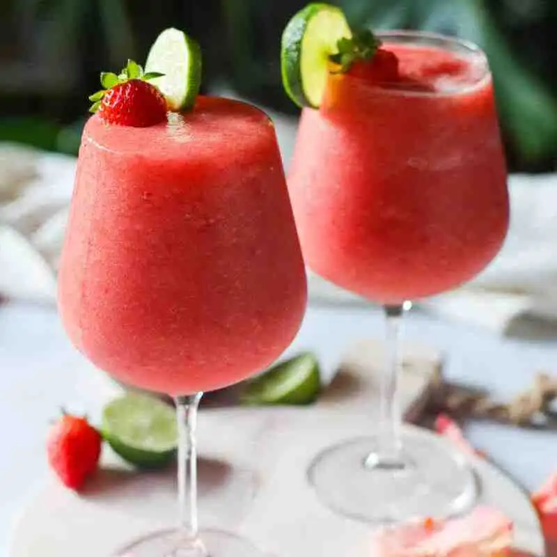 Rosé wine, vodka, peach liqueur, strawberry, sugar syrup, lemon juice