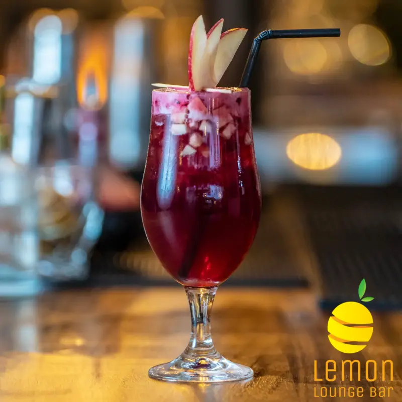 Ladrón de Verano, crushed ice, fresh fruits