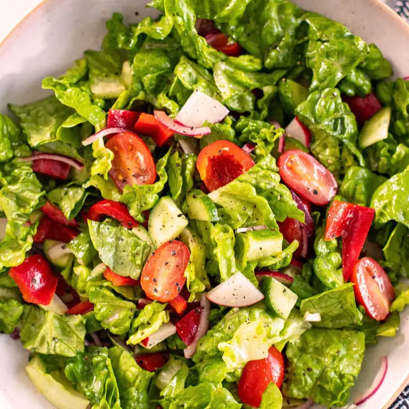 Mixed leaves, vegetables, cheese and french dressing